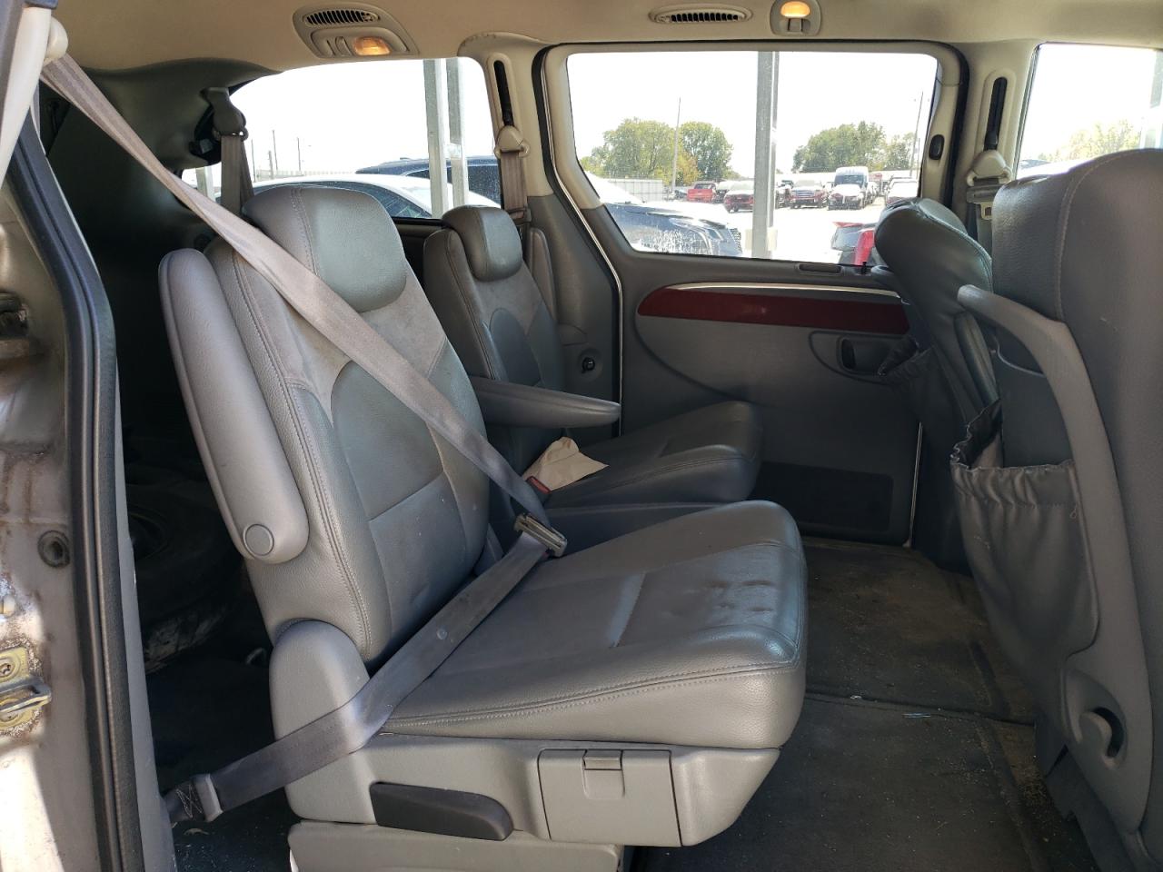 2005 Chrysler Town & Country Limited VIN: 2C4GP64L65R250325 Lot: 86422104