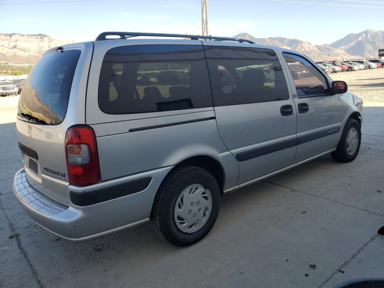 2004 Chevrolet Venture - Image 3