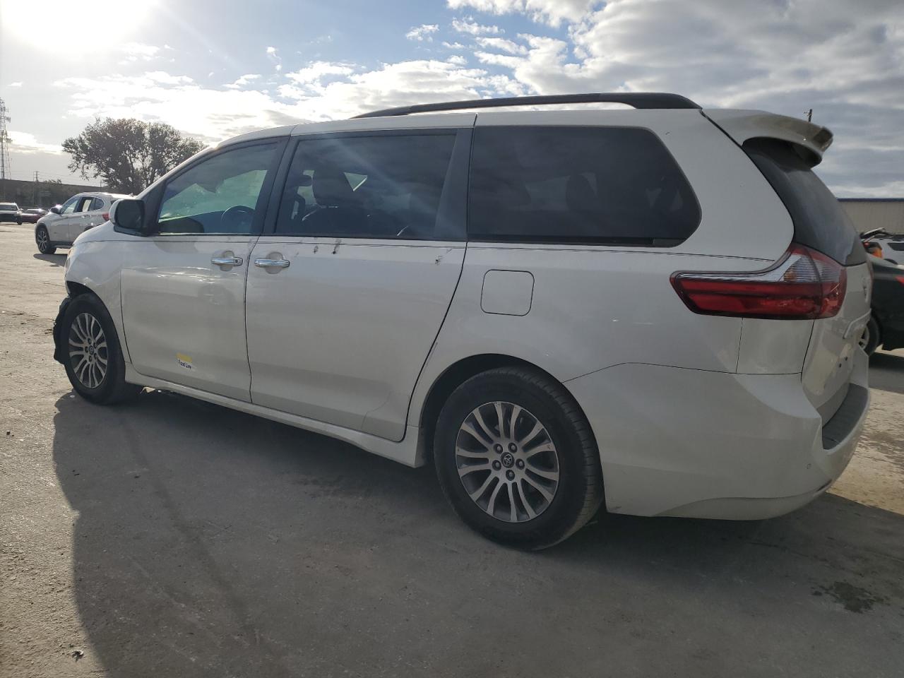 2020 Toyota Sienna Xle VIN: 5TDYZ3DC9LS055675 Lot: 76416844