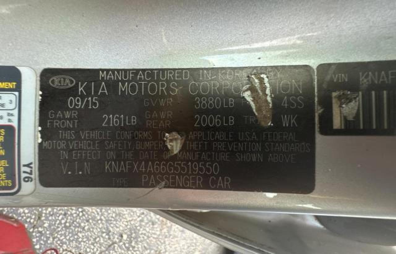 KNAFX4A66G5519550 2016 Kia Forte Lx