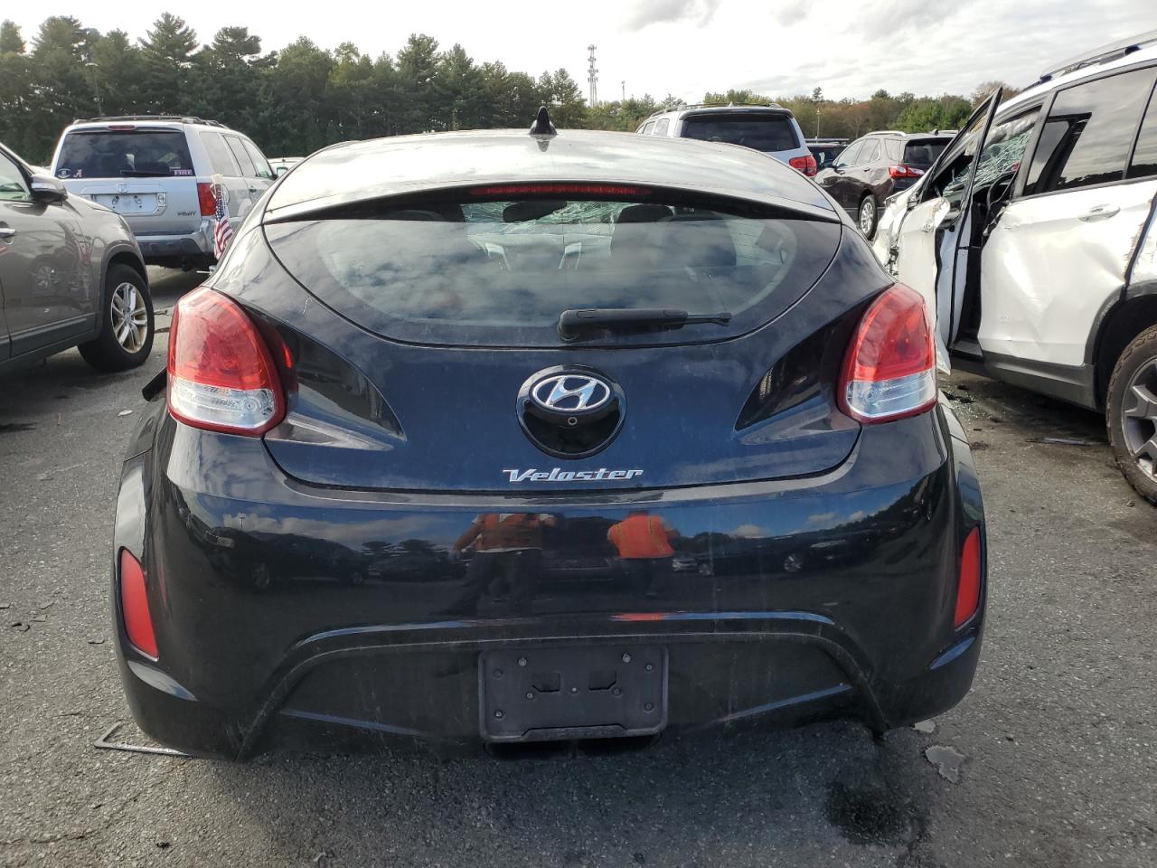 2017 Hyundai Veloster - Image 6