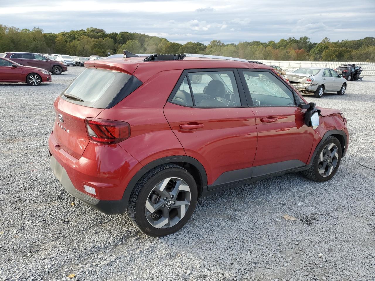 2022 Hyundai Venue - Image 3