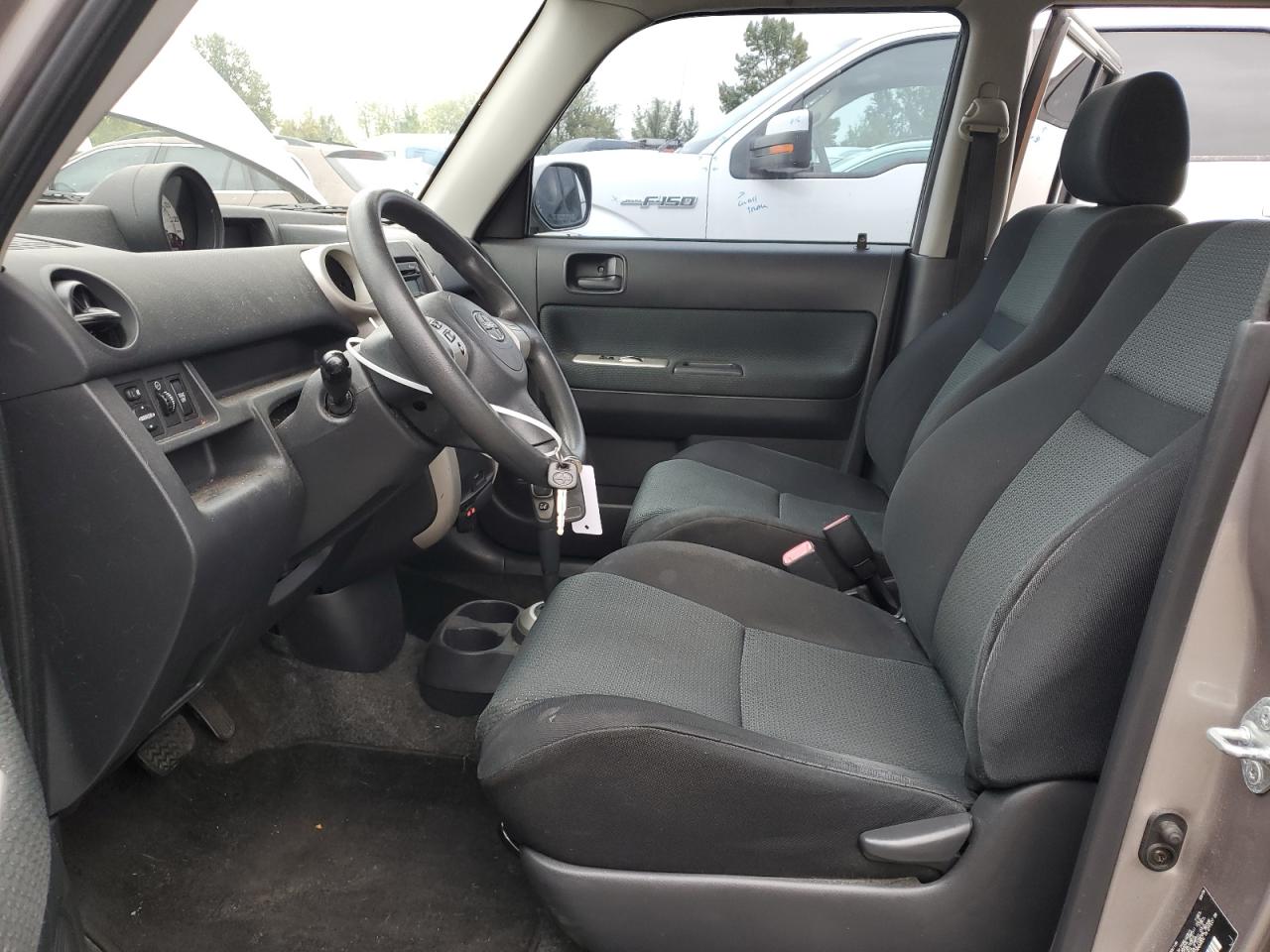 2006 Scion xB - Image 7