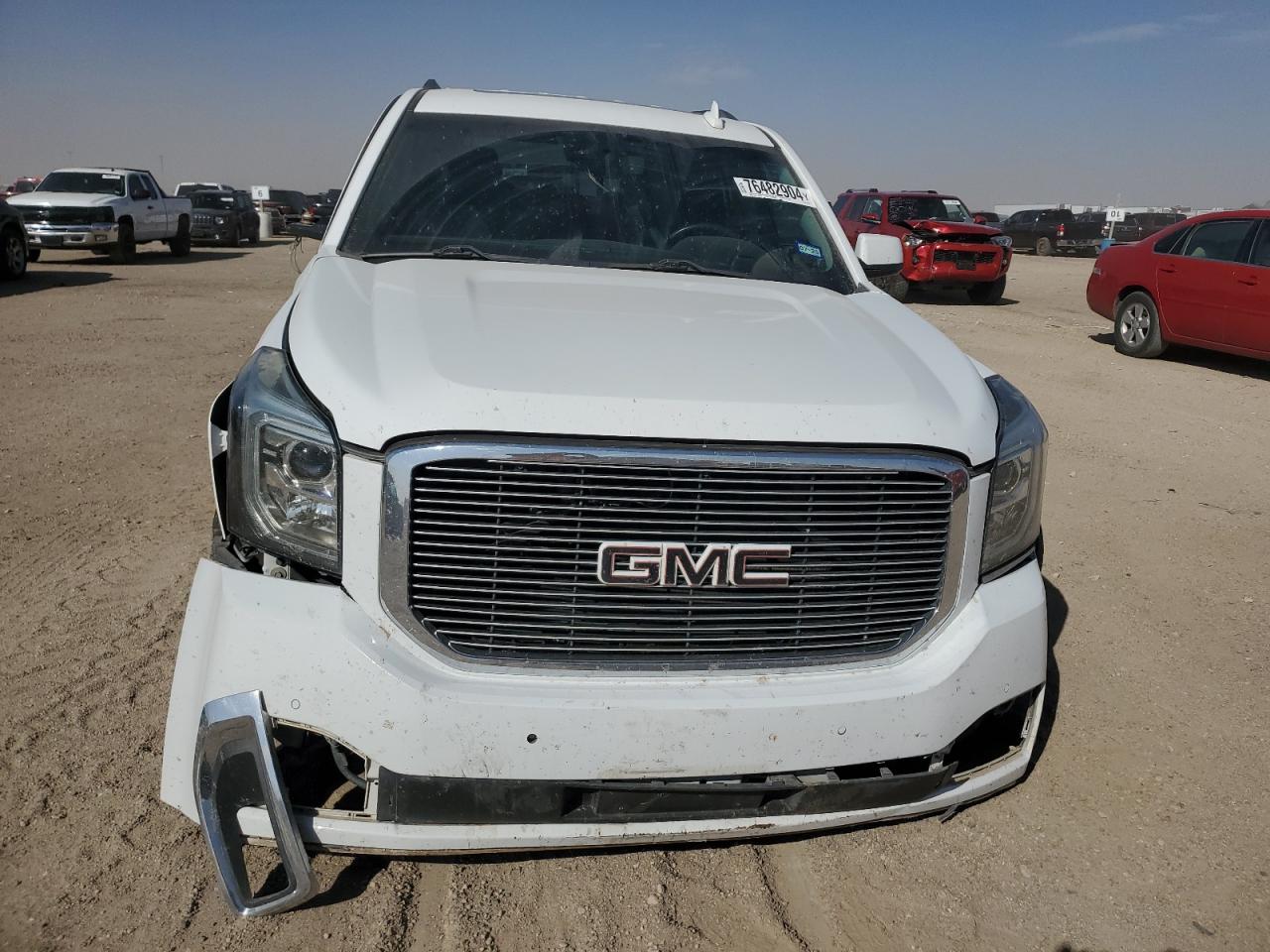 2016 GMC Yukon - Image 5