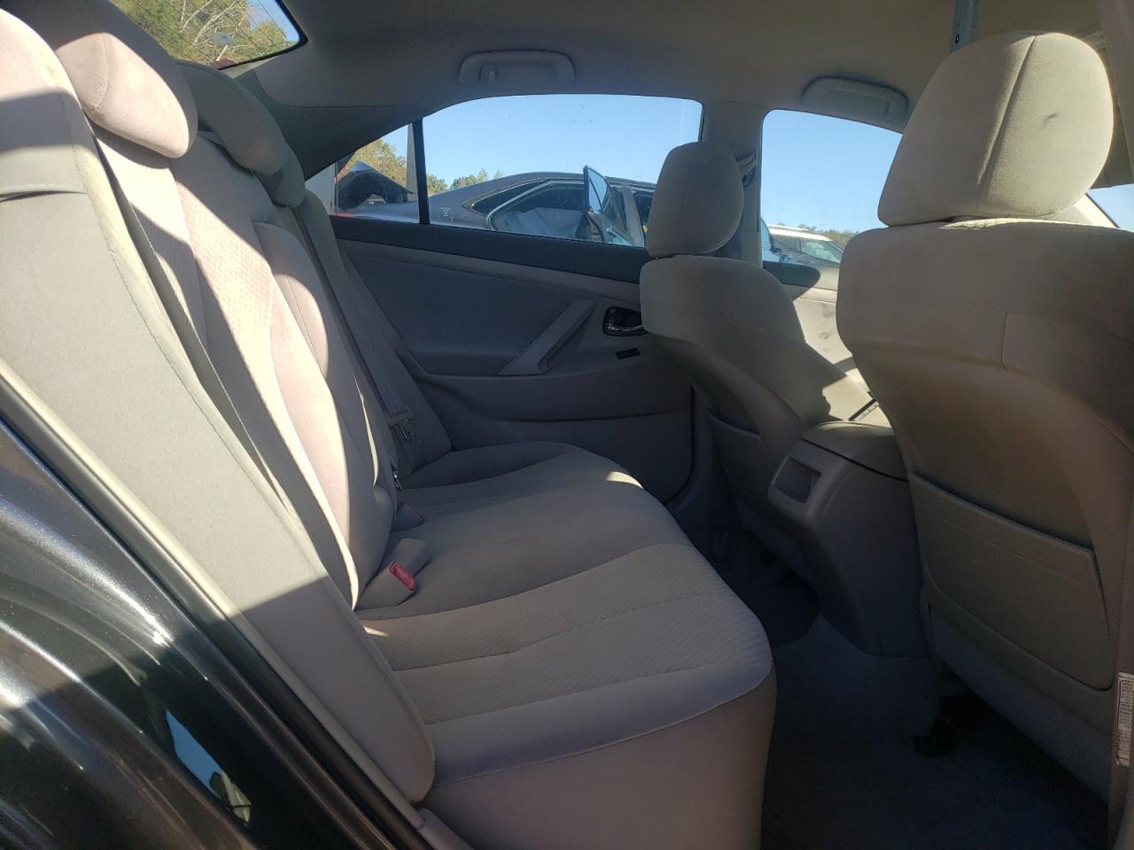 2009 Toyota Camry - Image 10