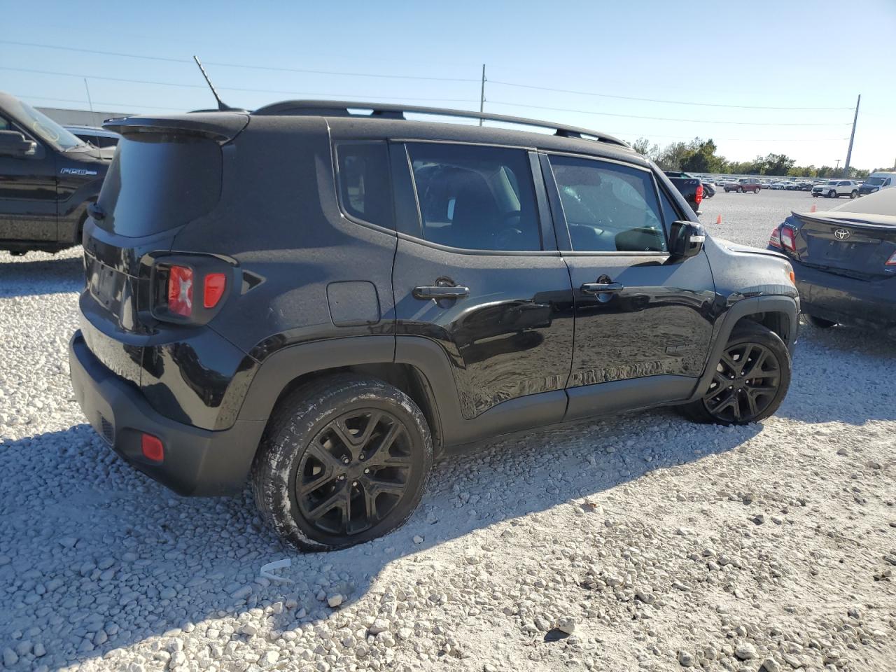 2017 Jeep Renegade - Image 3