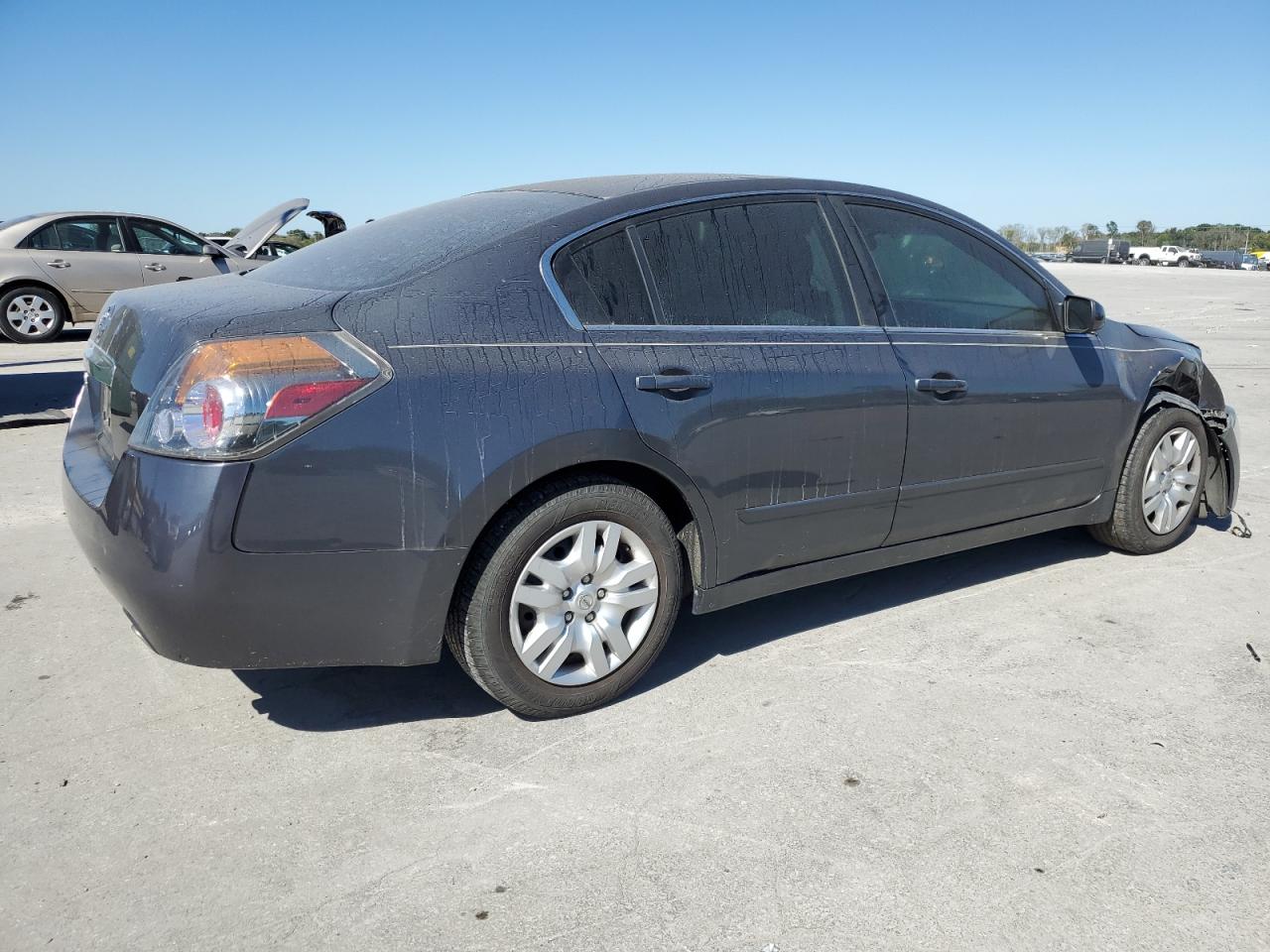 2011 Nissan Altima - Image 3