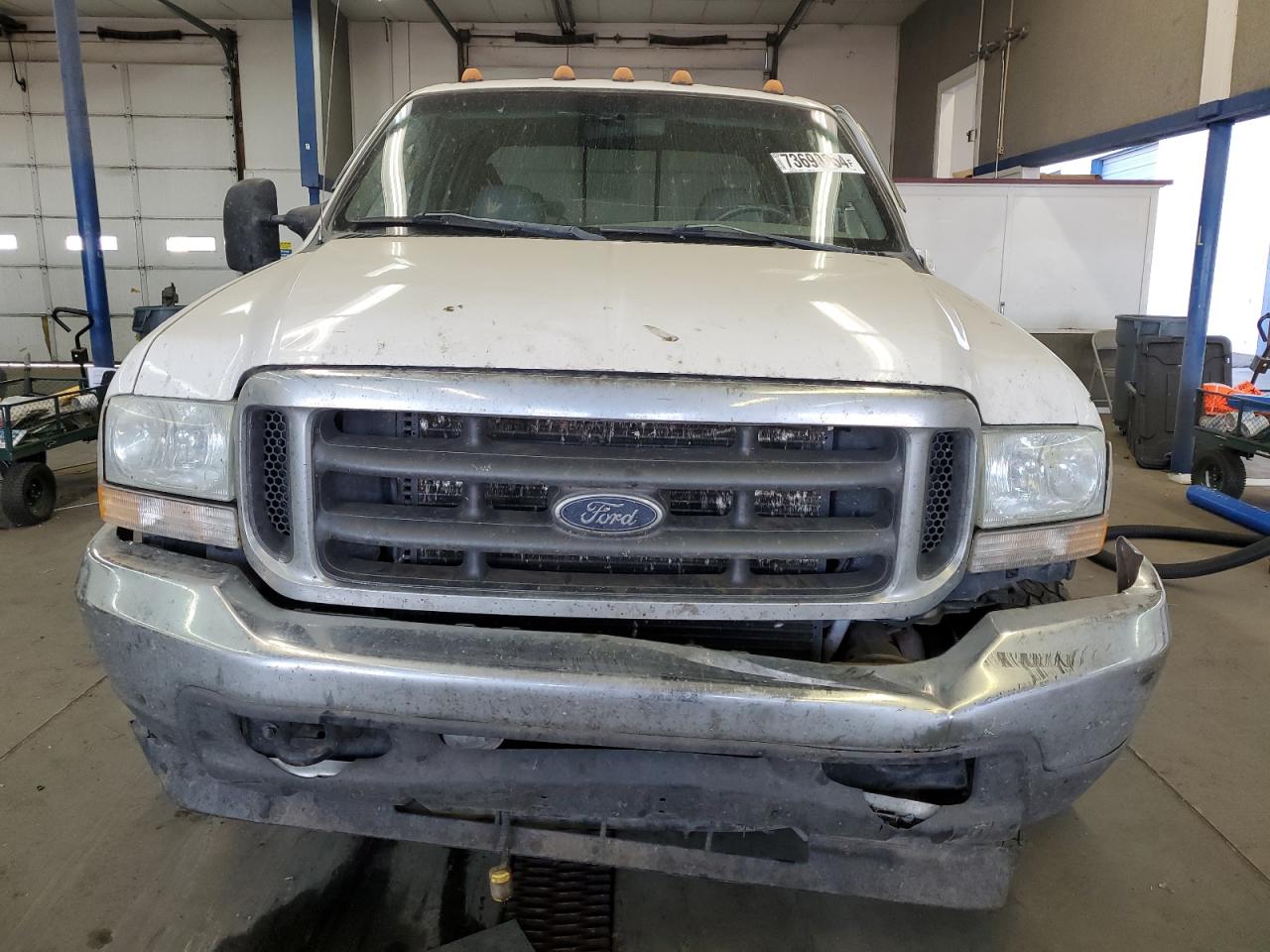 2004 Ford F350 - Image 5