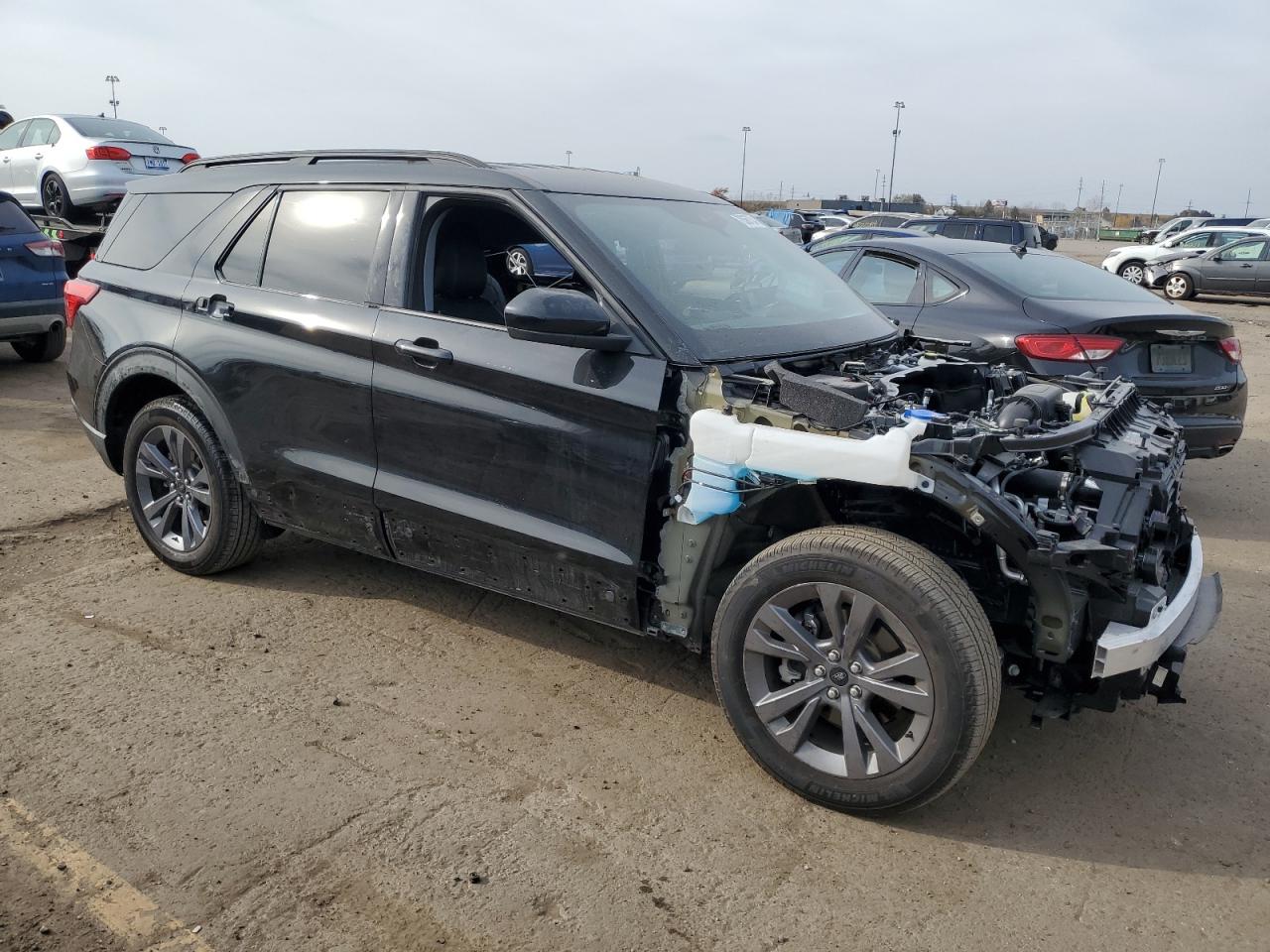 2023 Ford Explorer - Image 4