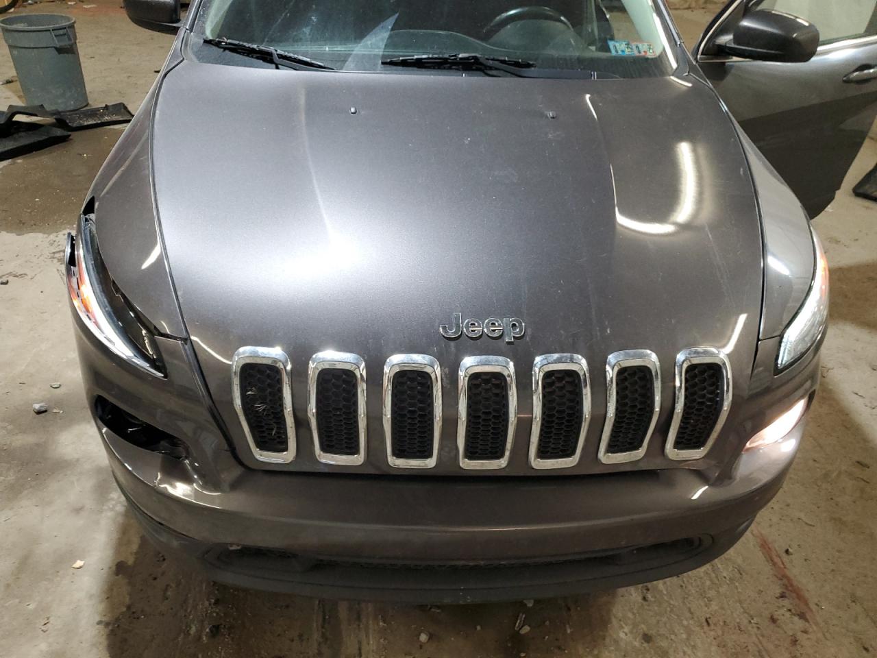 2015 Jeep Grand Cherokee - Image 12