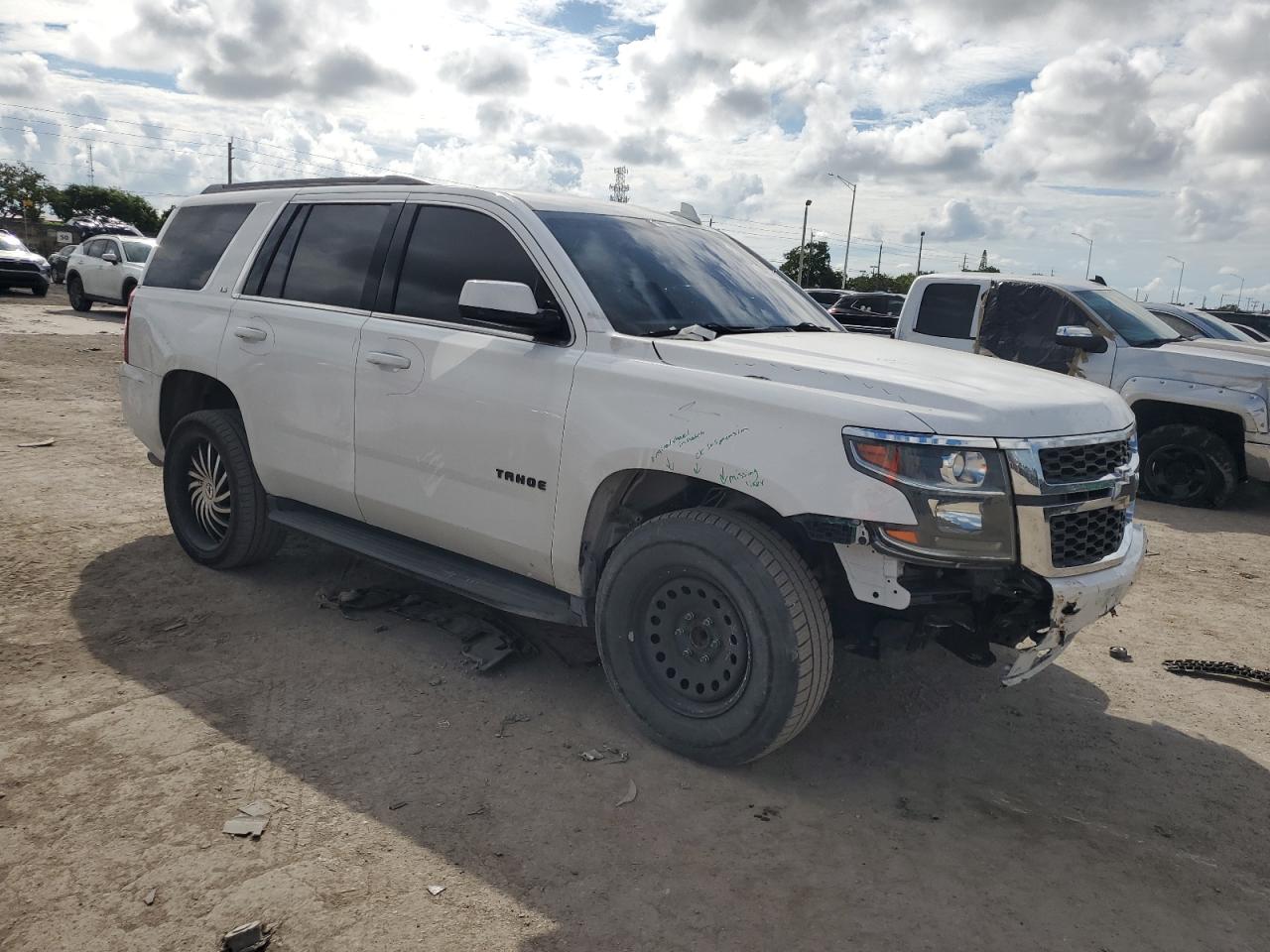 2016 Chevrolet Tahoe - Image 4