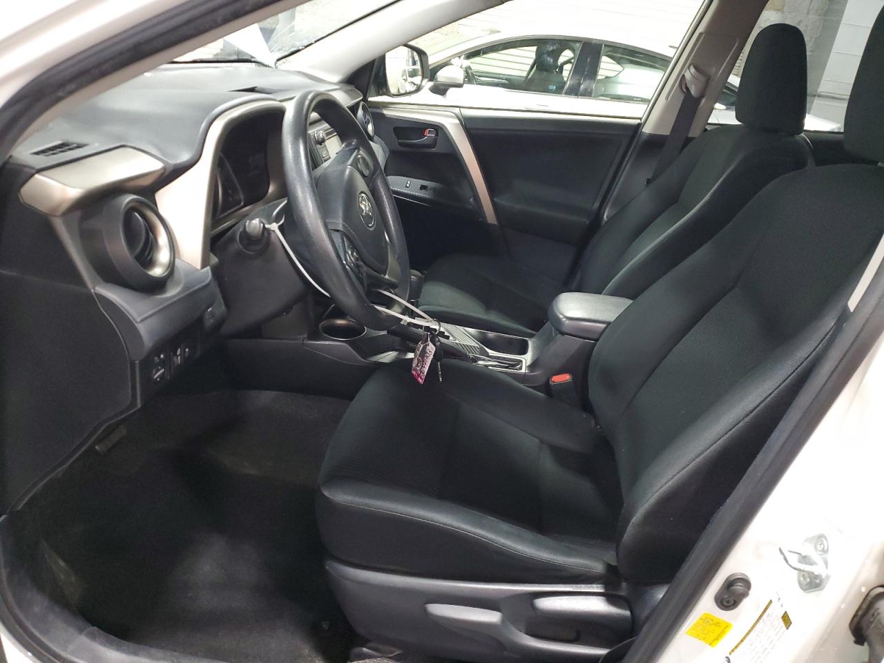 2015 Toyota RAV 4 - Image 7