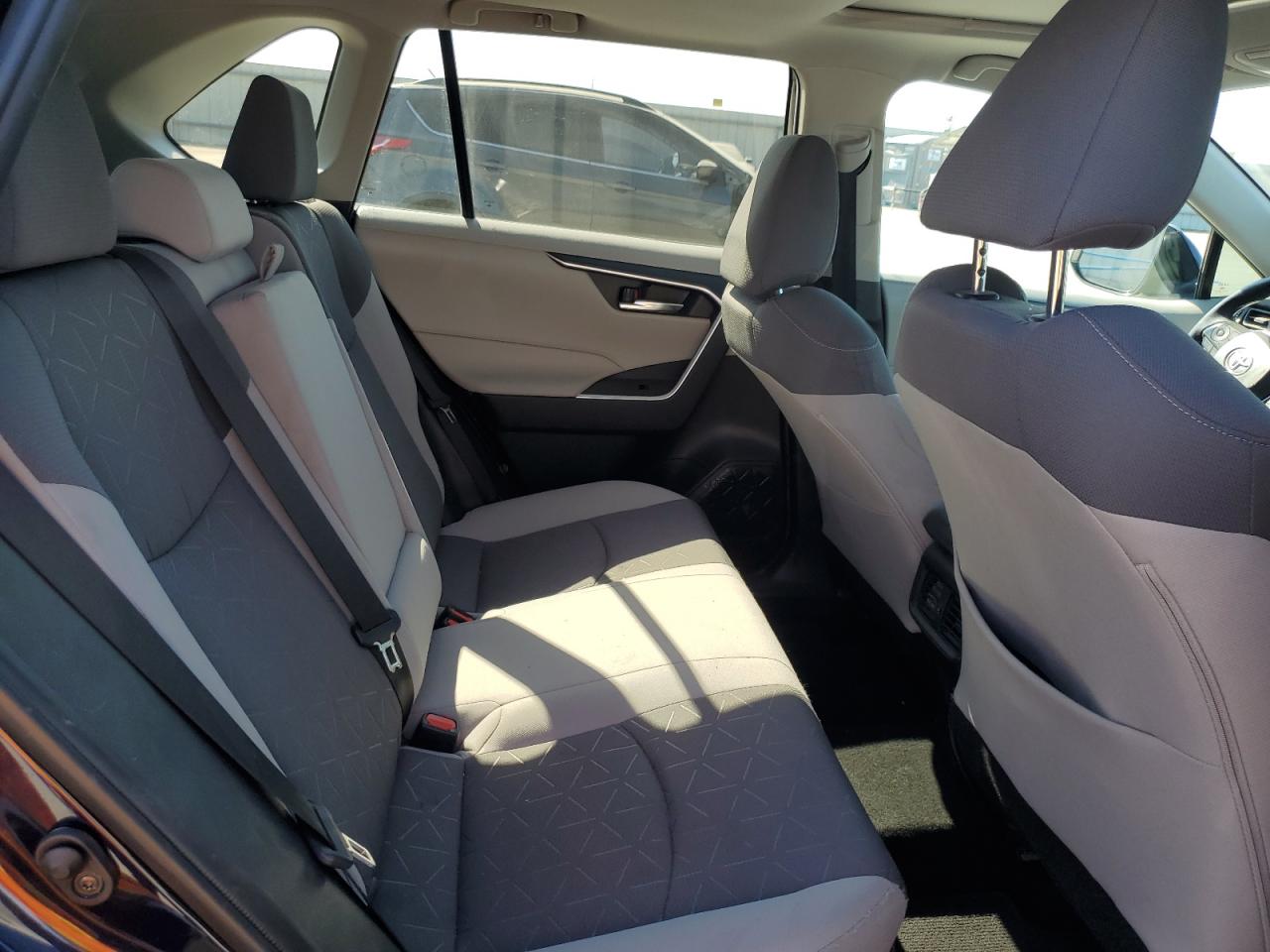 2021 Toyota RAV 4 - Image 11