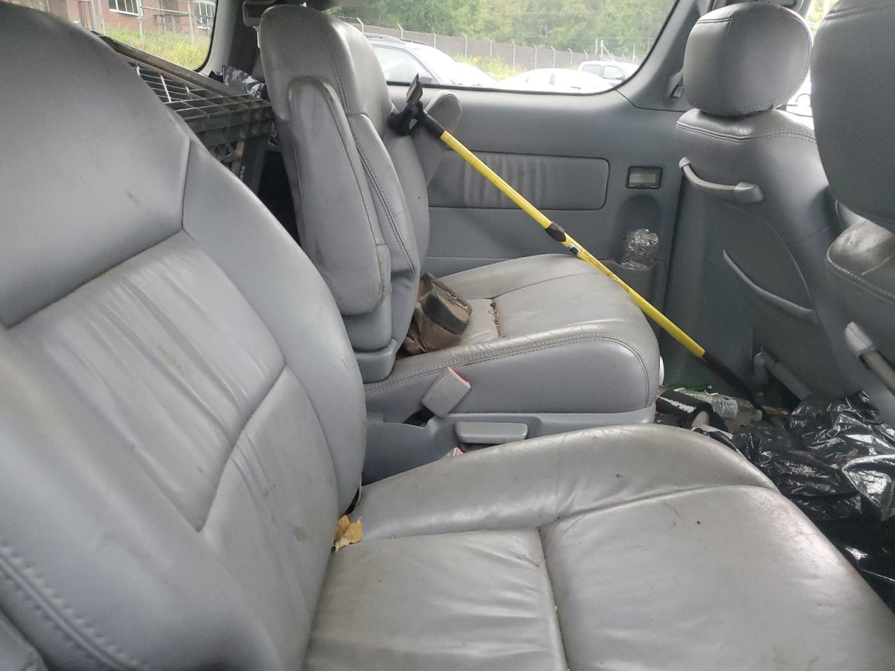 2000 Toyota Sienna Le VIN: 4T3ZF13C5YU236118 Lot: 73675124
