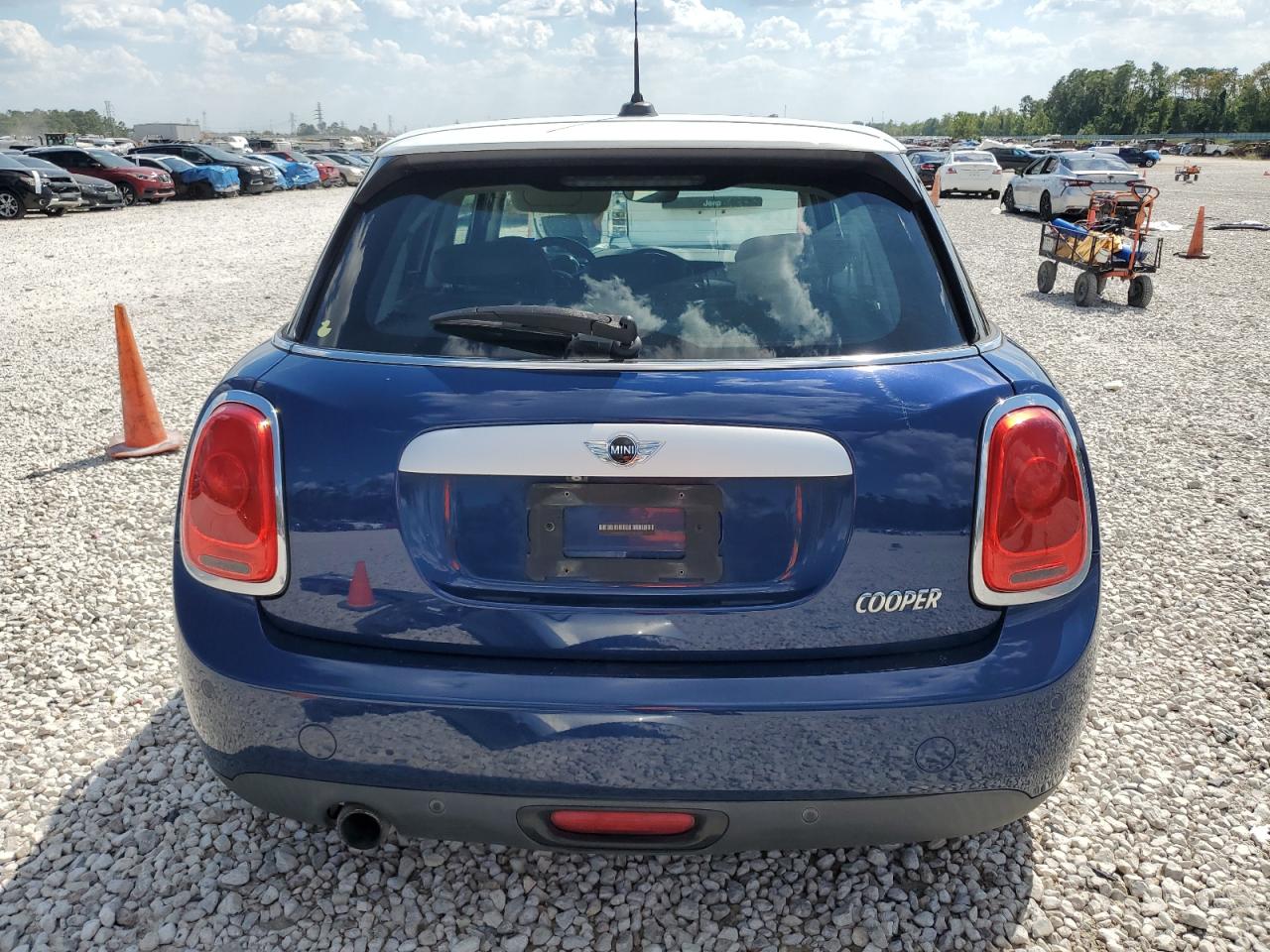 2015 Mini Cooper VIN: WMWXS5C59FT828209 Lot: 74027664