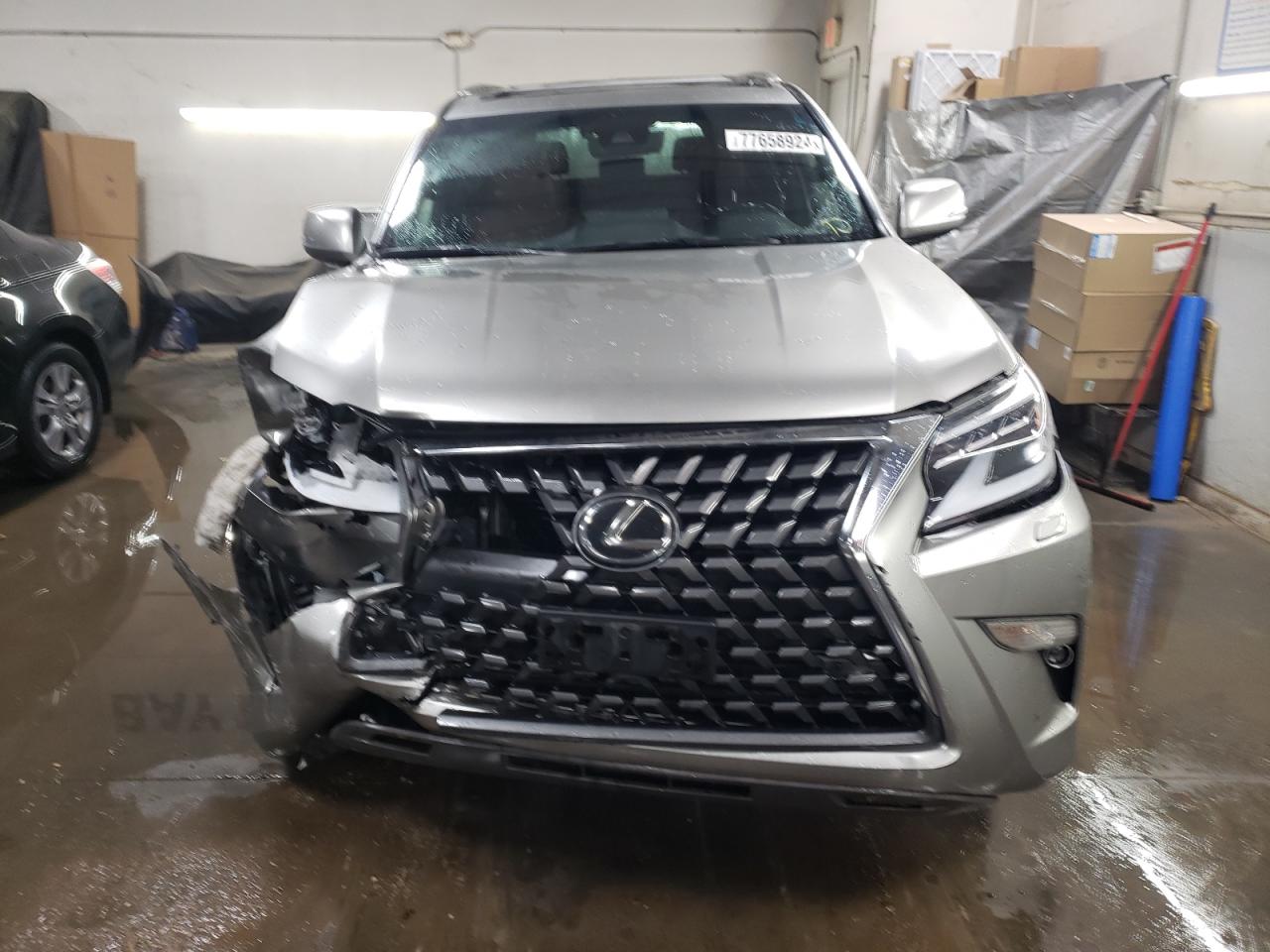 2022 Lexus GX - Image 5