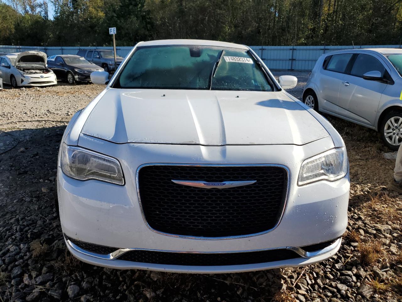 2018 Chrysler 300 - Image 5