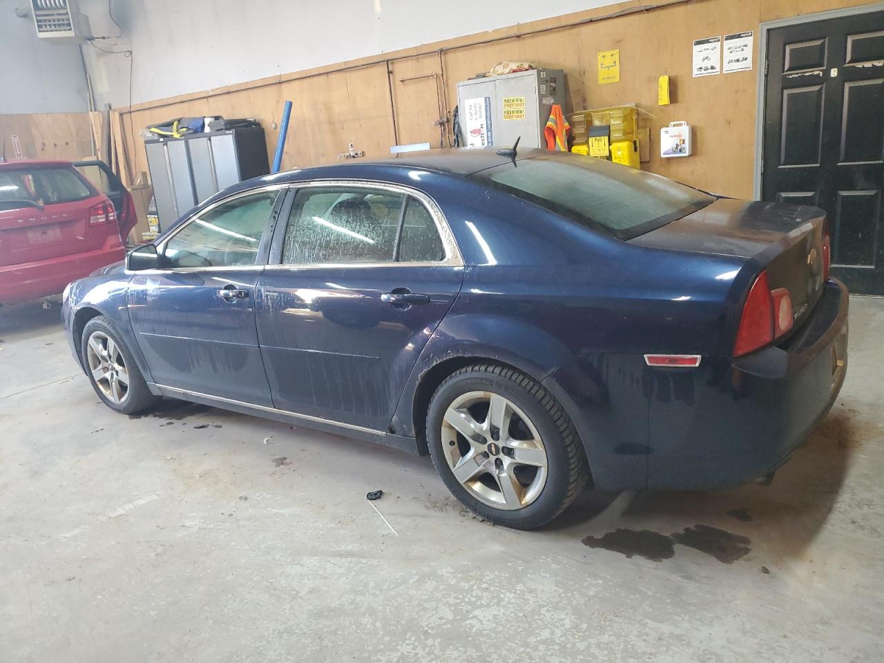 2010 Chevrolet Malibu - Image 2