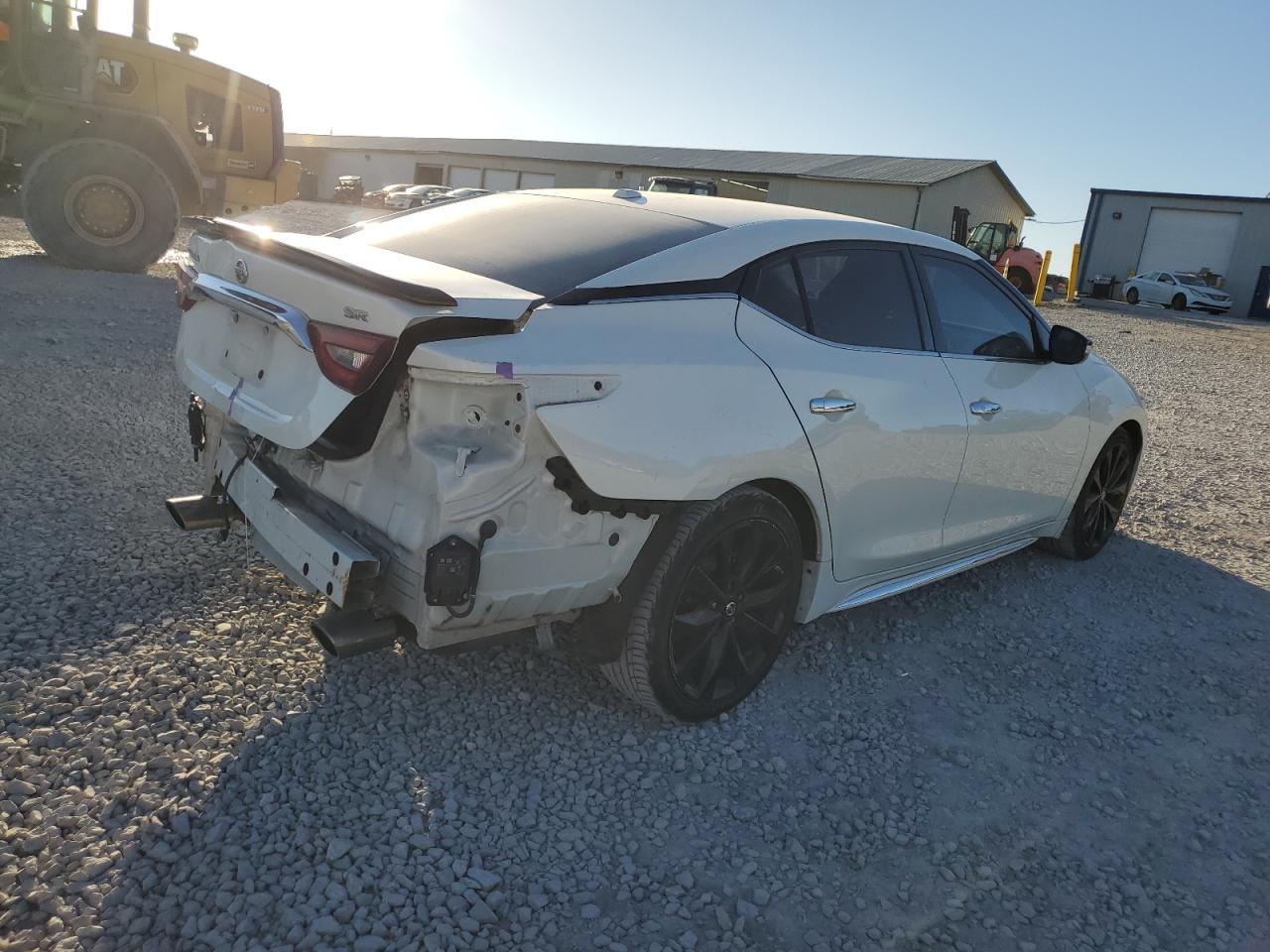 2017 Nissan Maxima - Image 3