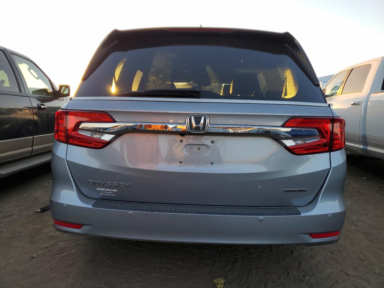 2018 Honda Odyssey Touring VIN: 5FNRL6H81JB022961 Lot: 73859584