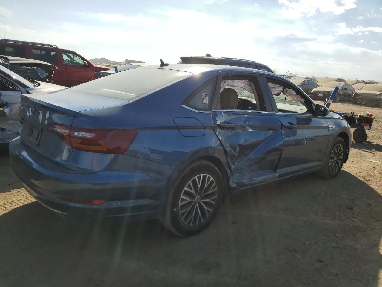 2019 Volkswagen Jetta - Image 3