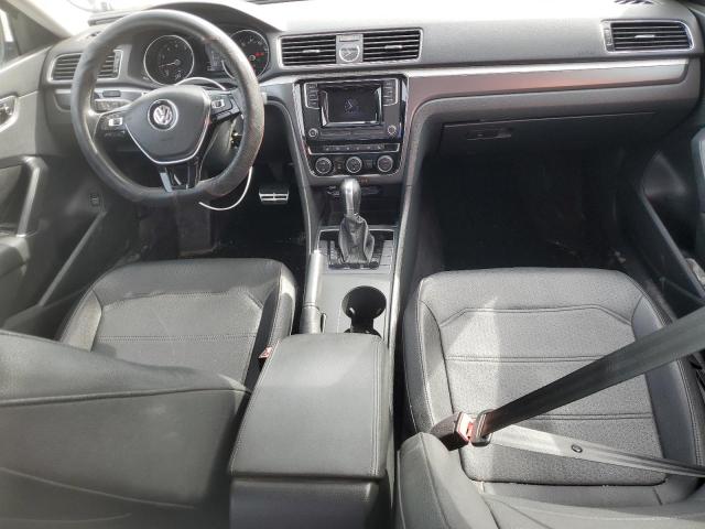 Sedans VOLKSWAGEN PASSAT 2016 Szary