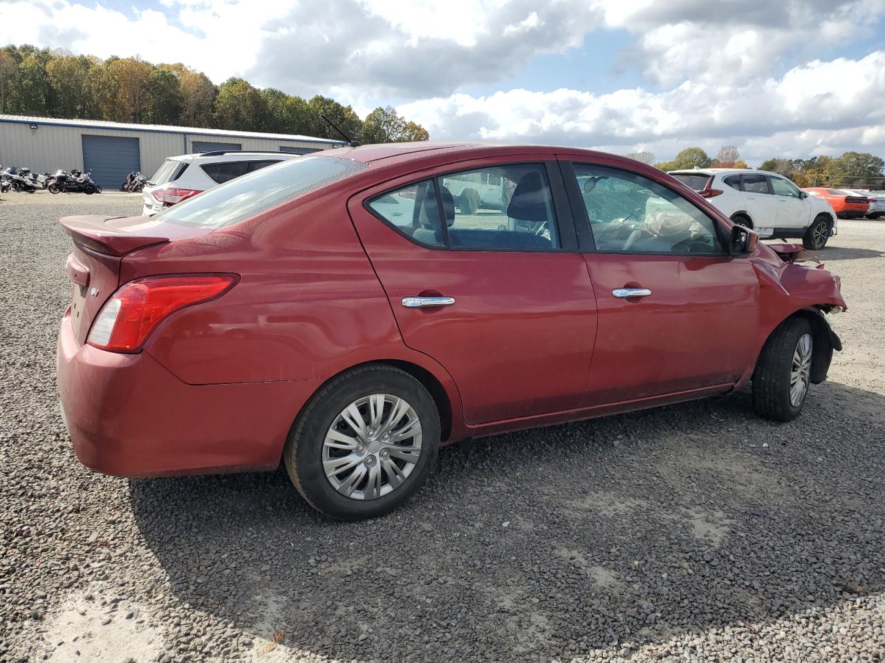 VIN 3N1CN7AP0JL823750 2018 NISSAN VERSA no.3