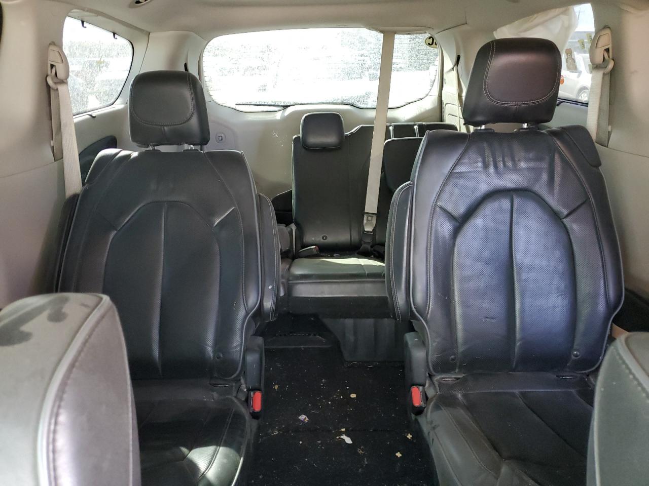 2017 Chrysler Pacifica - Image 10