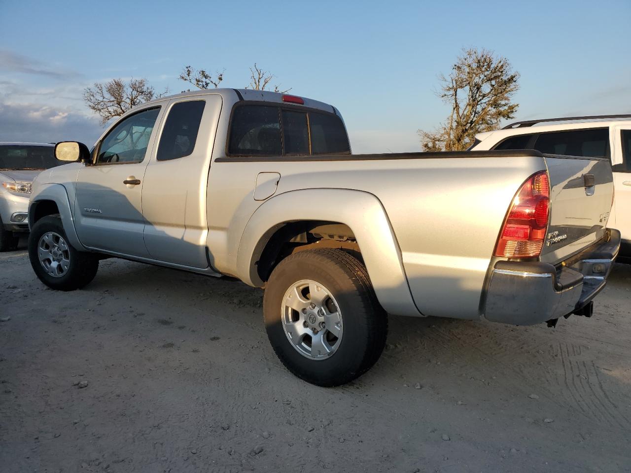 2006 Toyota Tacoma - Image 2