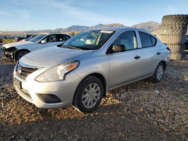  NISSAN VERSA 2015 Серебристый