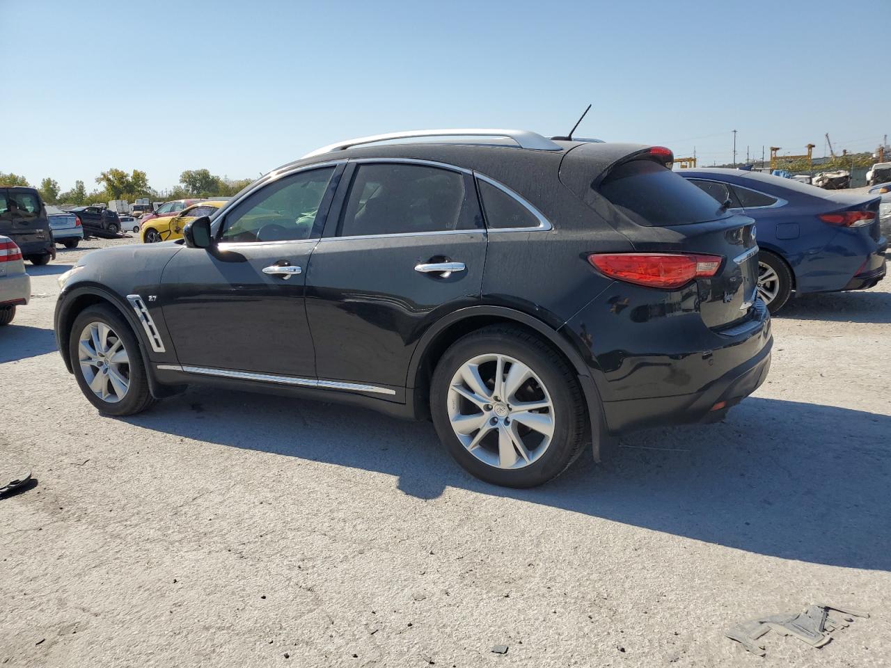 2014 Infiniti QX70 - Image 2