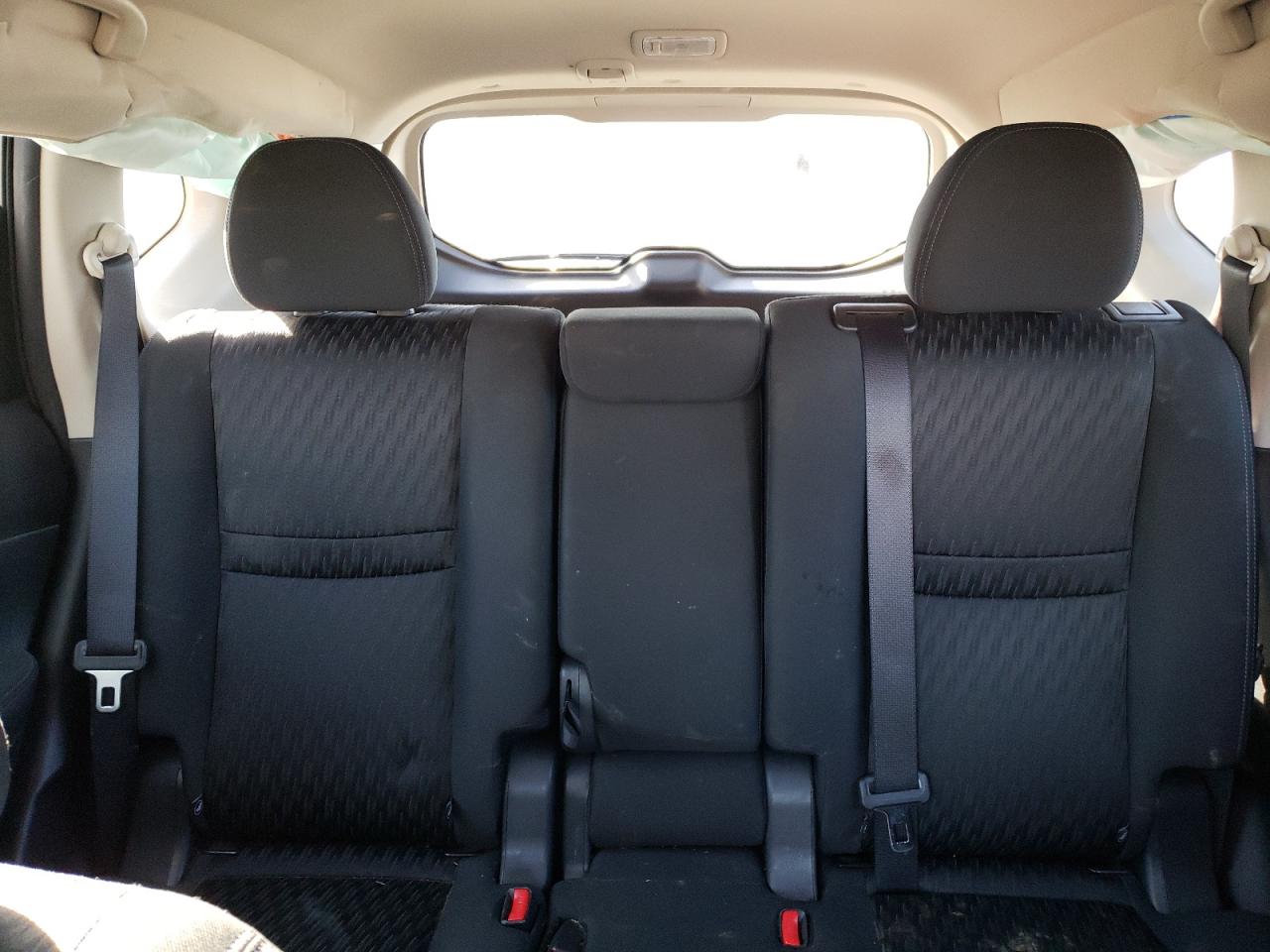 2019 Nissan Rogue - Image 10