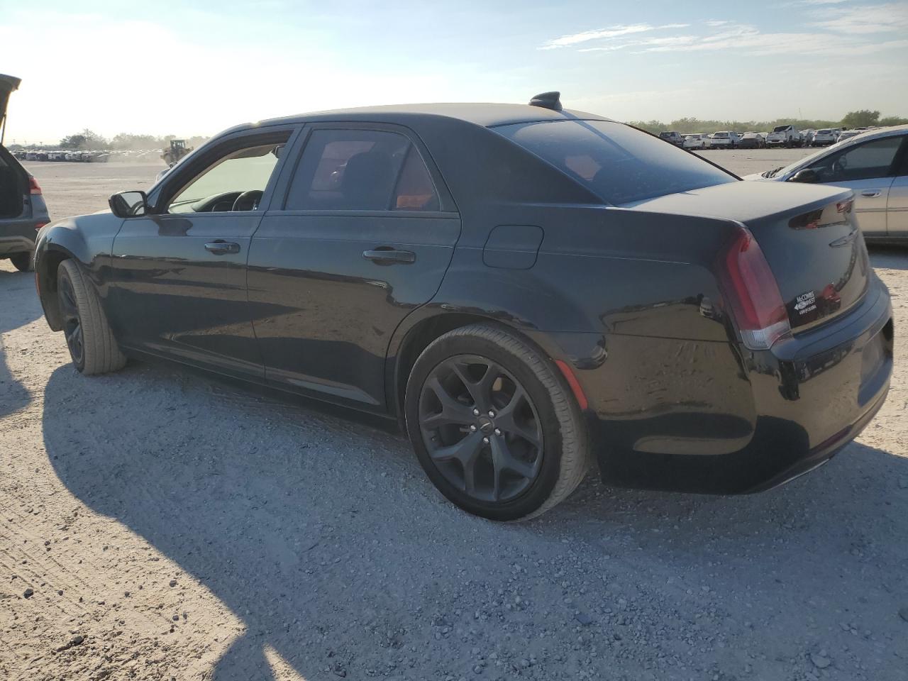 VIN 2C3CCAAG4MH617834 2021 CHRYSLER 300 no.2