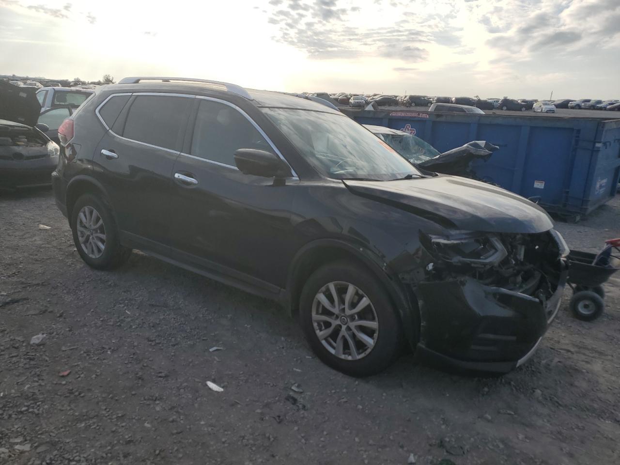 2018 Nissan Rogue - Image 4