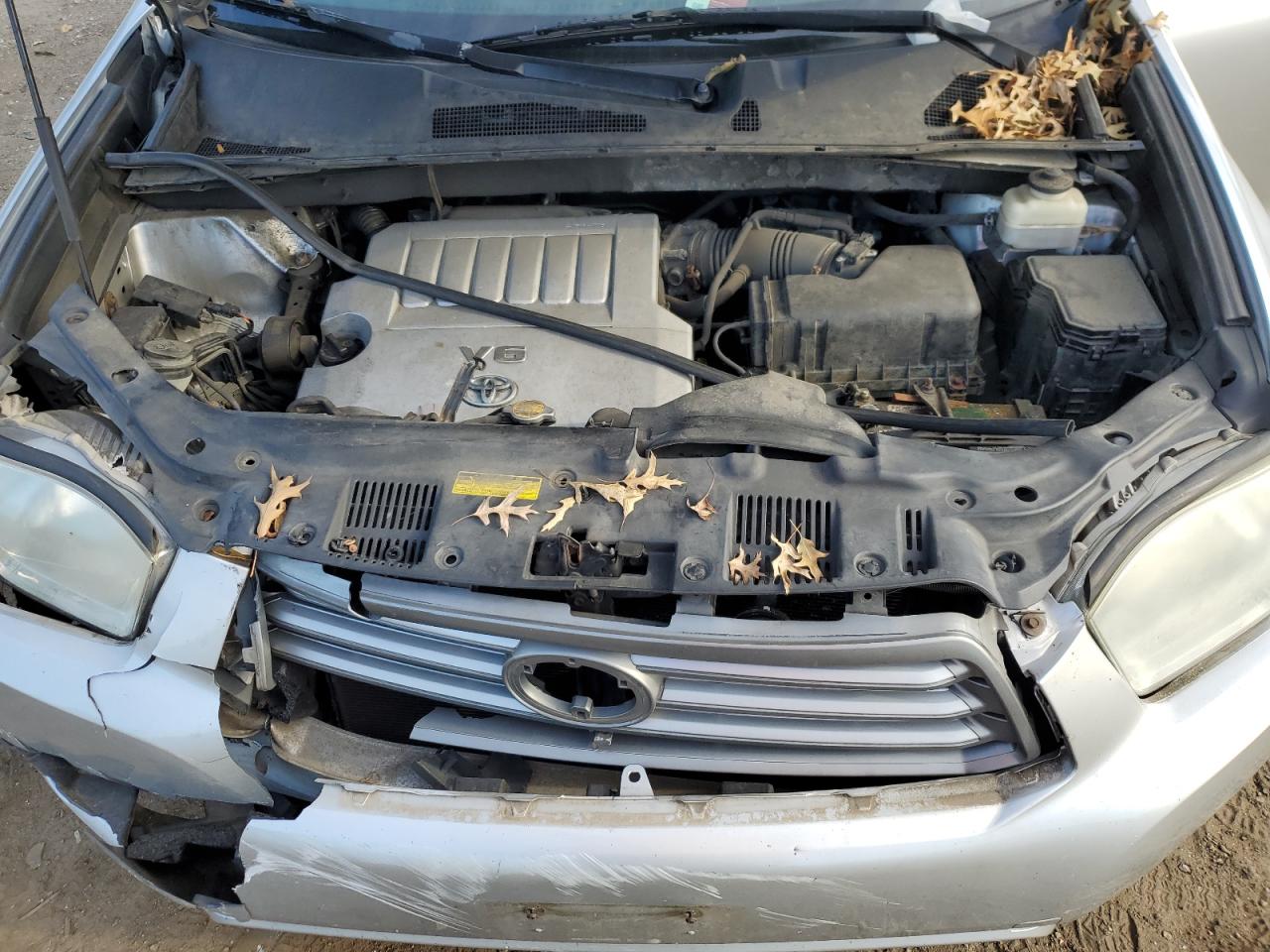 2010 Toyota Highlander - Image 14