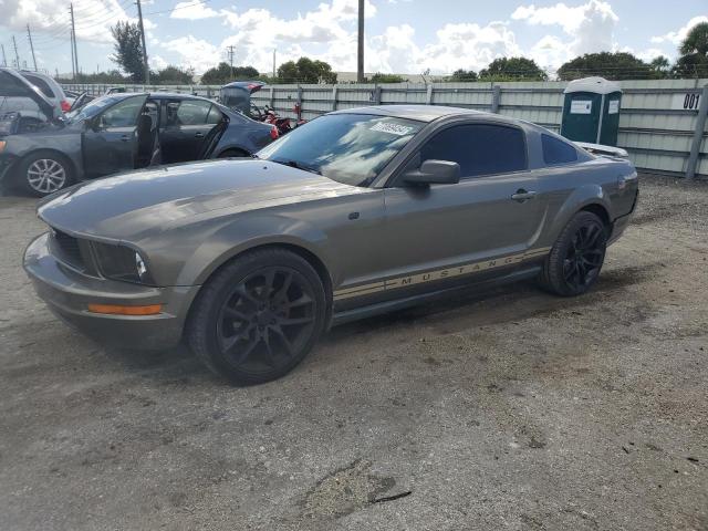 2005 Ford Mustang 