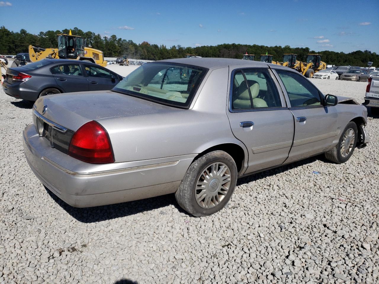 2010 Mercury Grand Marquis - Image 3