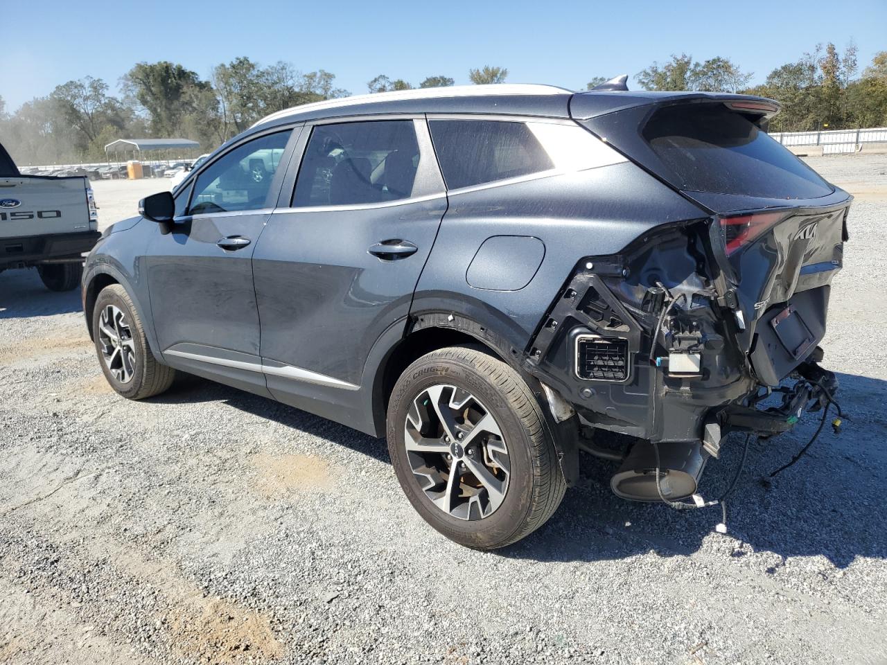 2023 Kia Sportage - Image 2