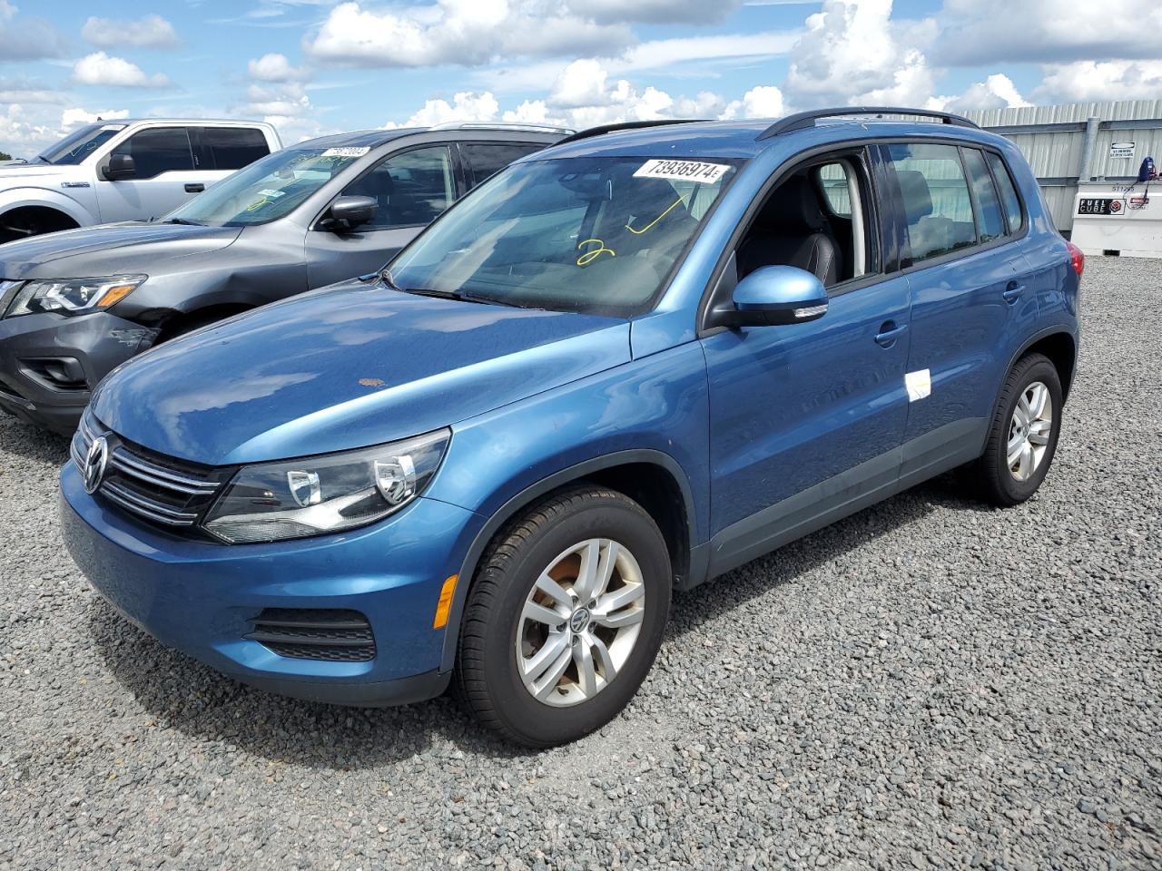 WVGBV7AX2HK024620 2017 Volkswagen Tiguan S