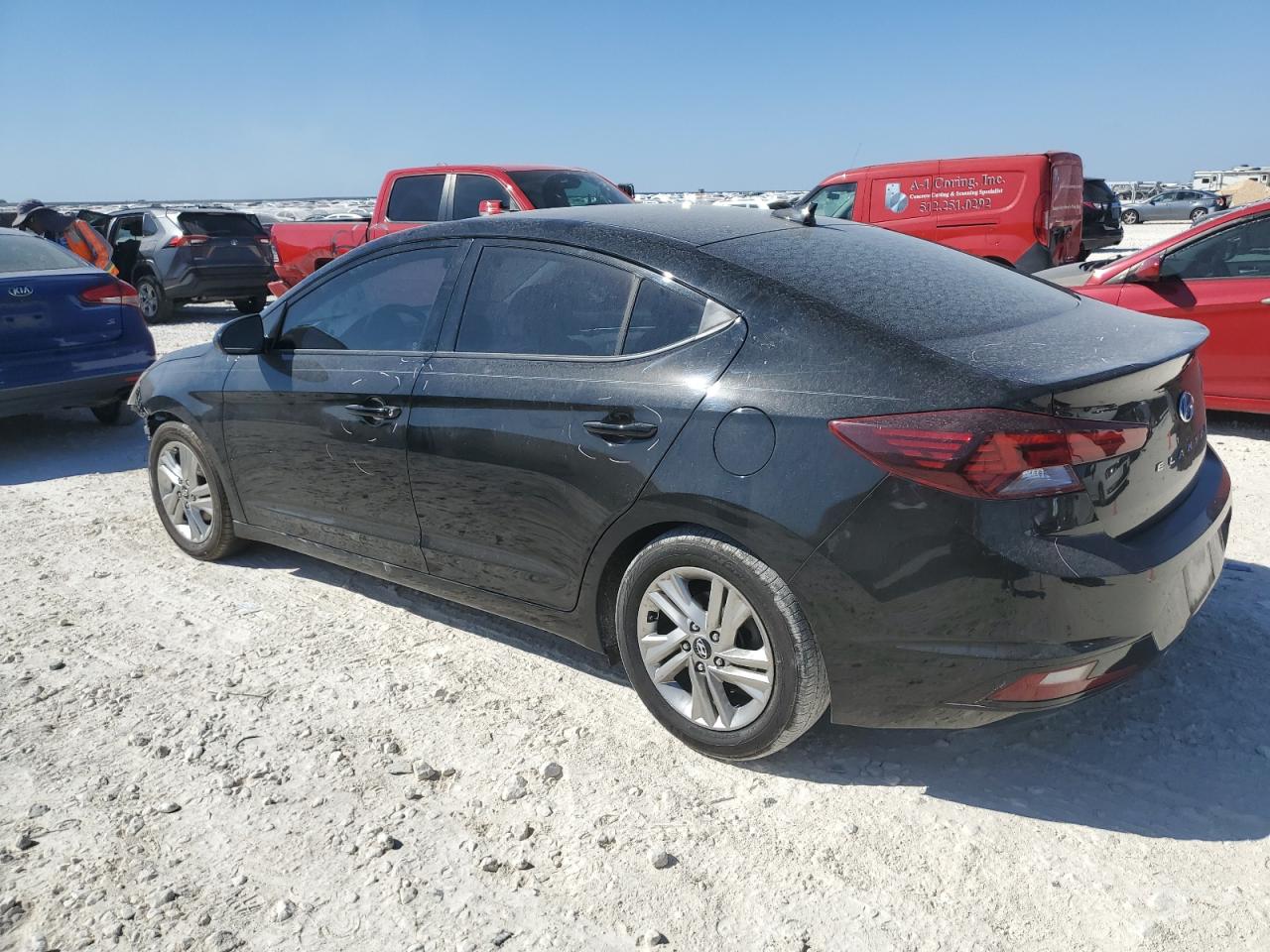 2019 Hyundai Elantra - Image 2