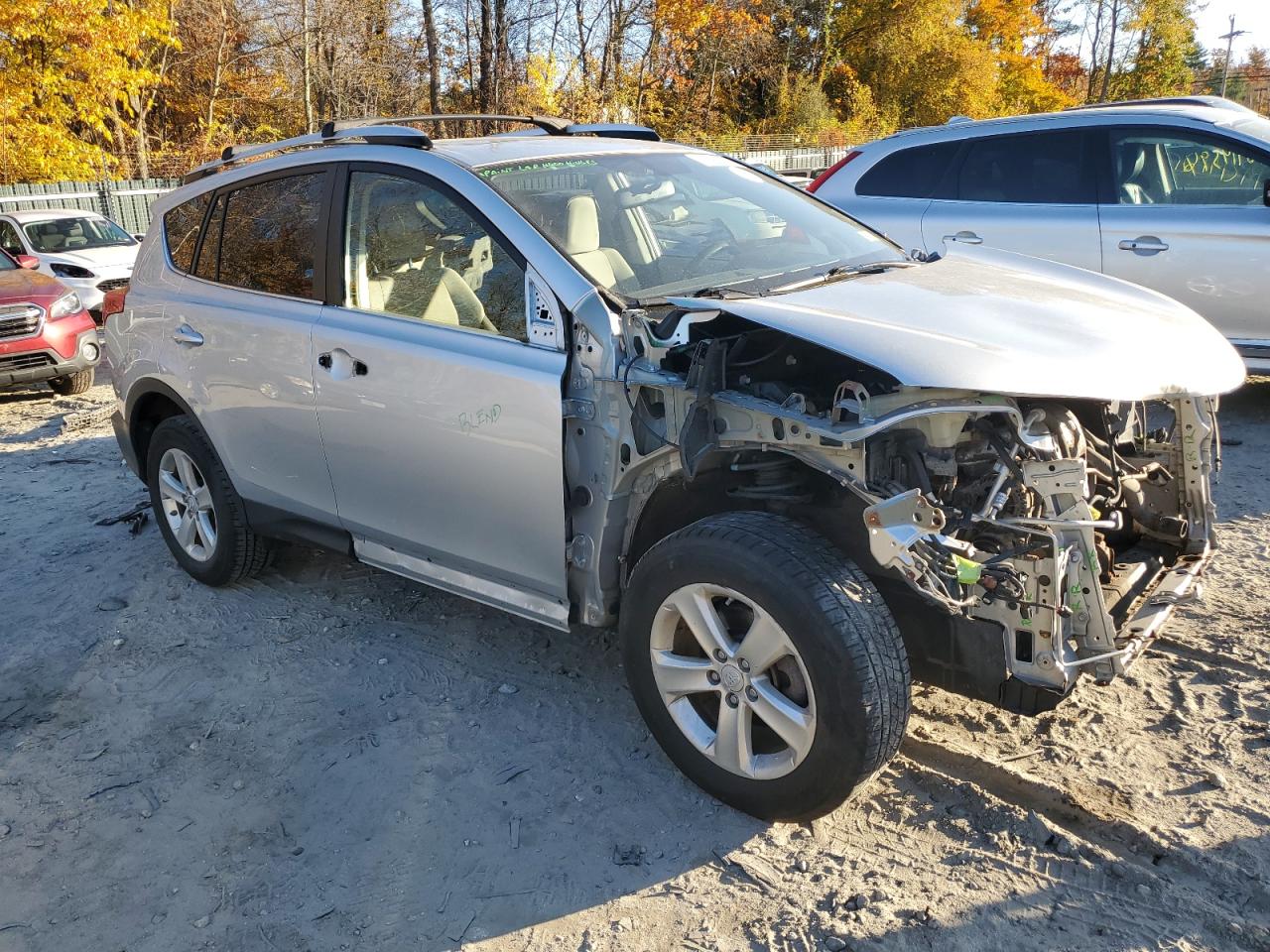 VIN JTMRFREV0DD021637 2013 TOYOTA RAV4 no.4