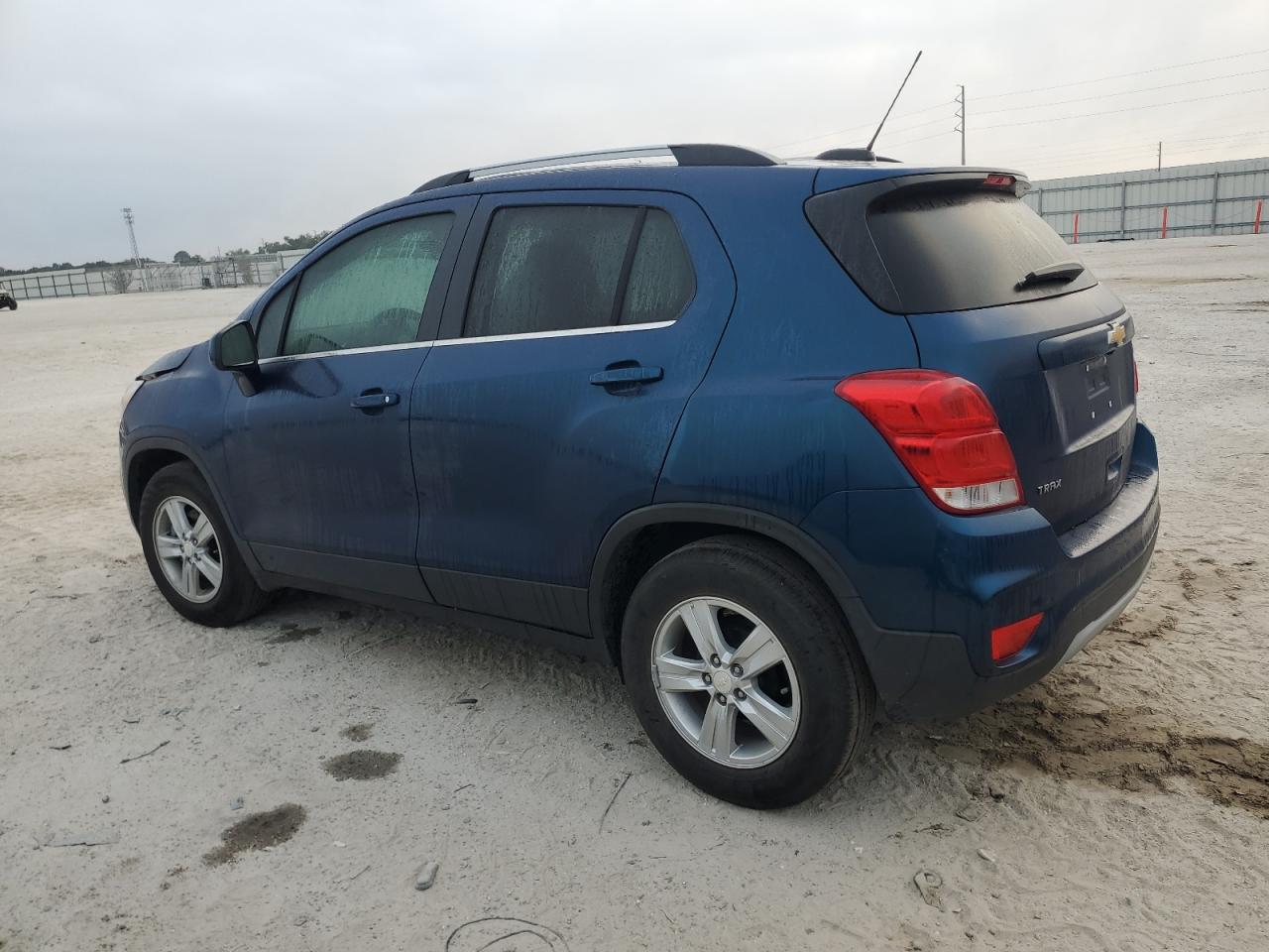 2020 Chevrolet Trax - Image 2