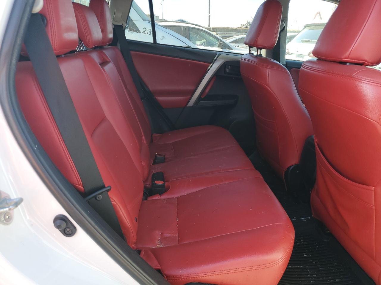 2018 Toyota RAV 4 - Image 11