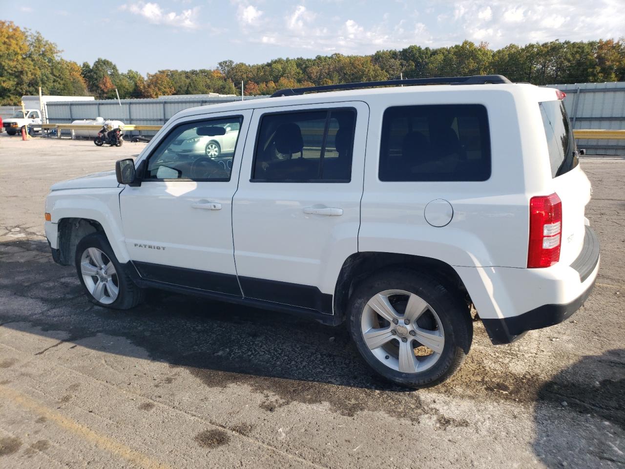 2017 Jeep Liberty (Patriot) - Image 2