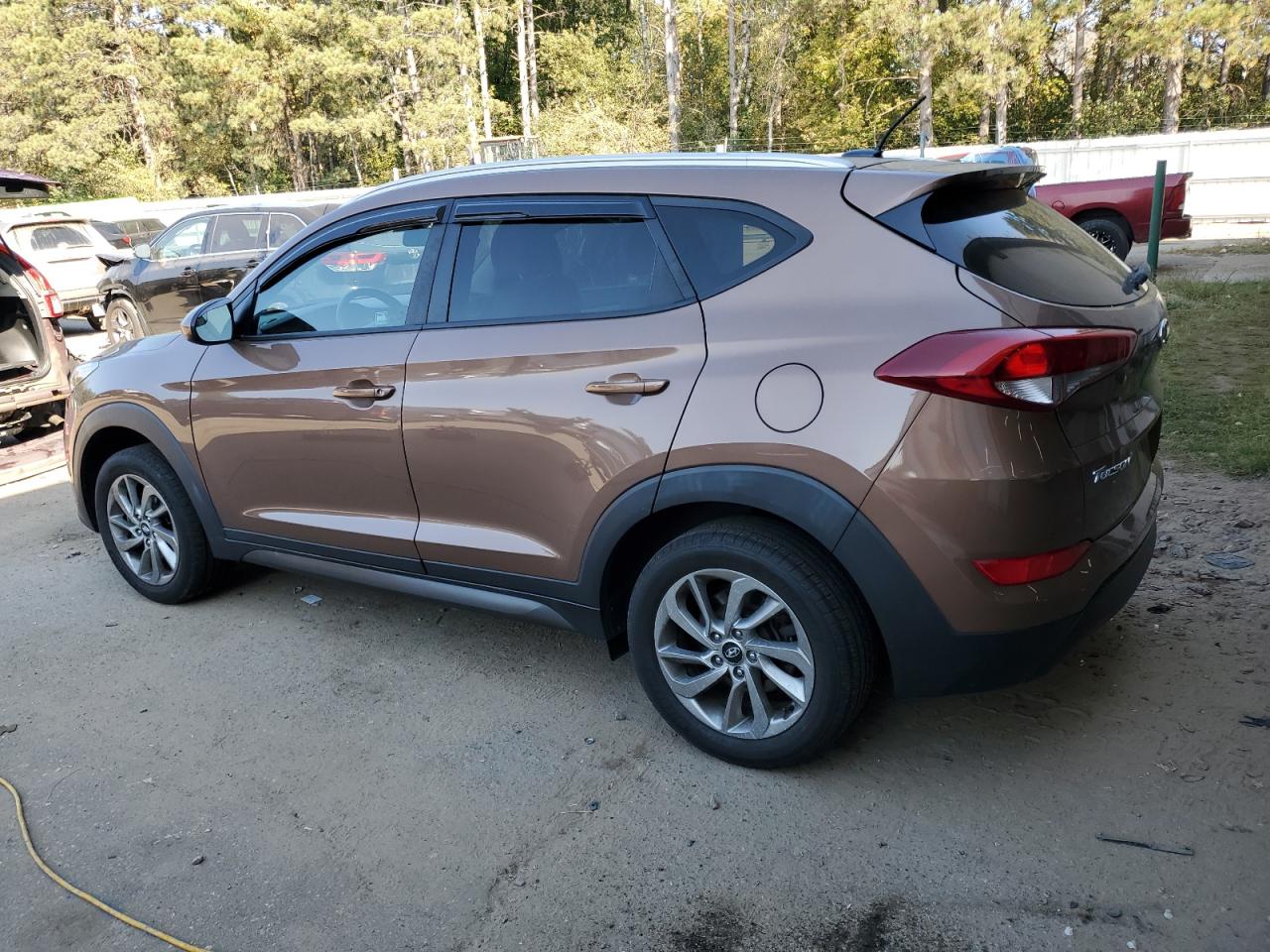 KM8J3CA42GU187819 2016 HYUNDAI TUCSON - Image 2