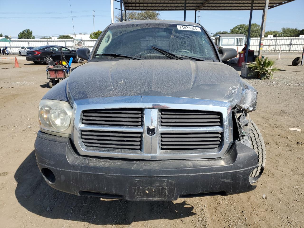 2005 Dodge Dakota - Image 5