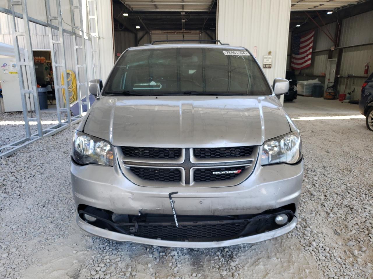 2019 Dodge Caravan - Image 5