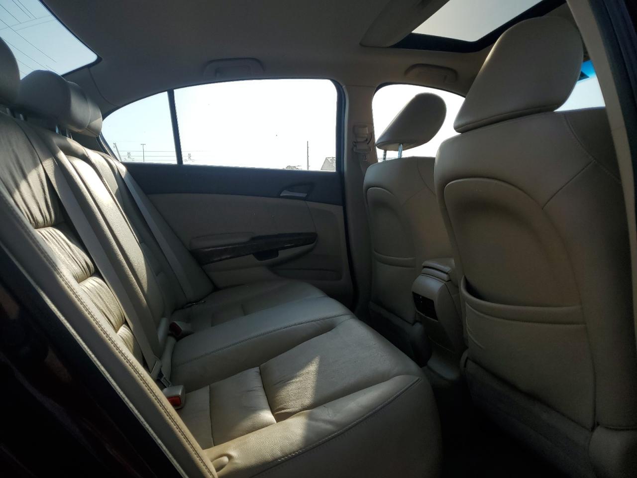 2010 Honda Accord - Image 10