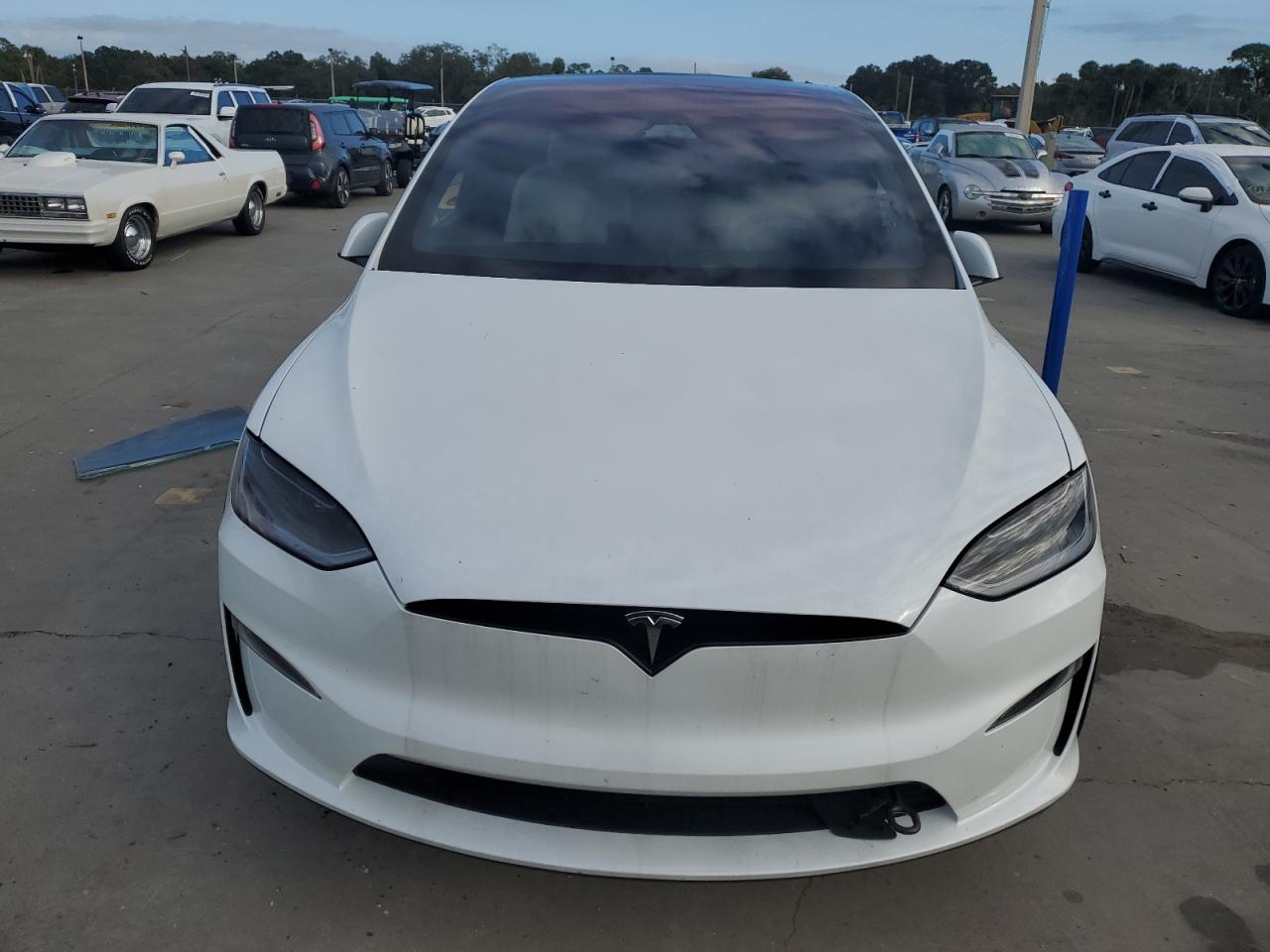 2023 Tesla Model X VIN: 7SAXCDE55PF409093 Lot: 75090844