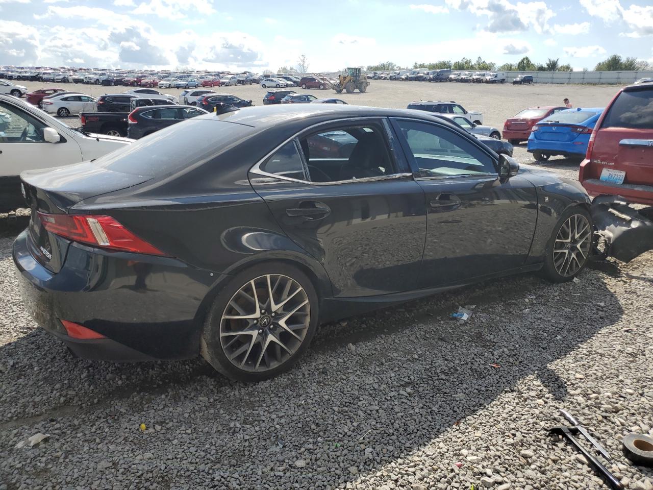 2015 Lexus IS - Image 3